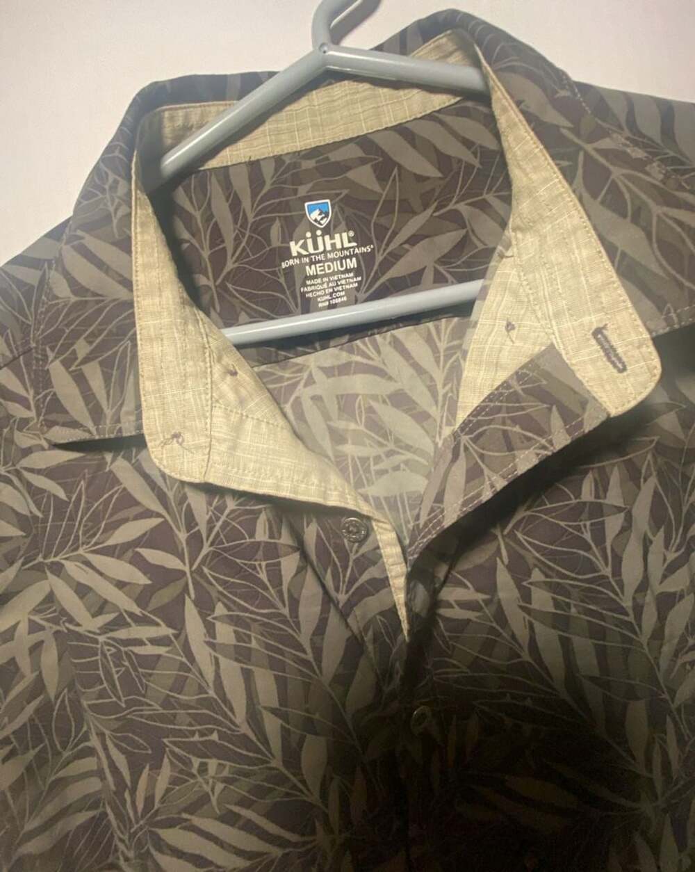 Kuhl Button Up Shirt Size Medium Leaf Print Short Sleeve
